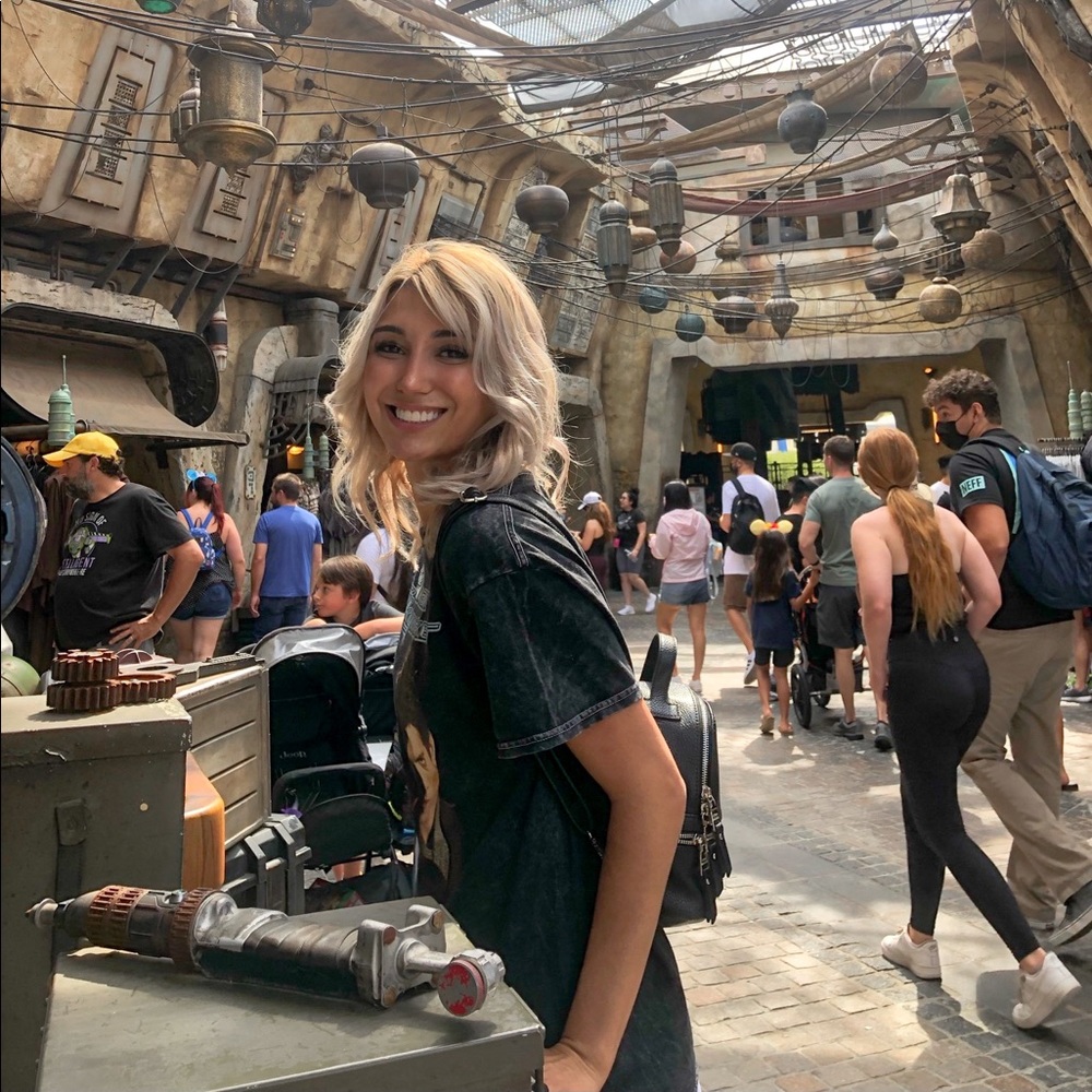 Meet your Posher, Sabrina
